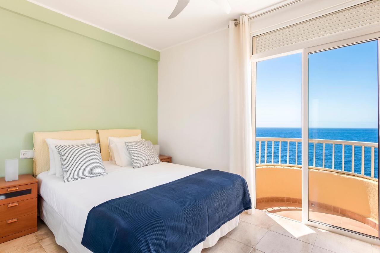 Beachfront Triplex With Swimming Pool & Parking Radazul Exterior photo