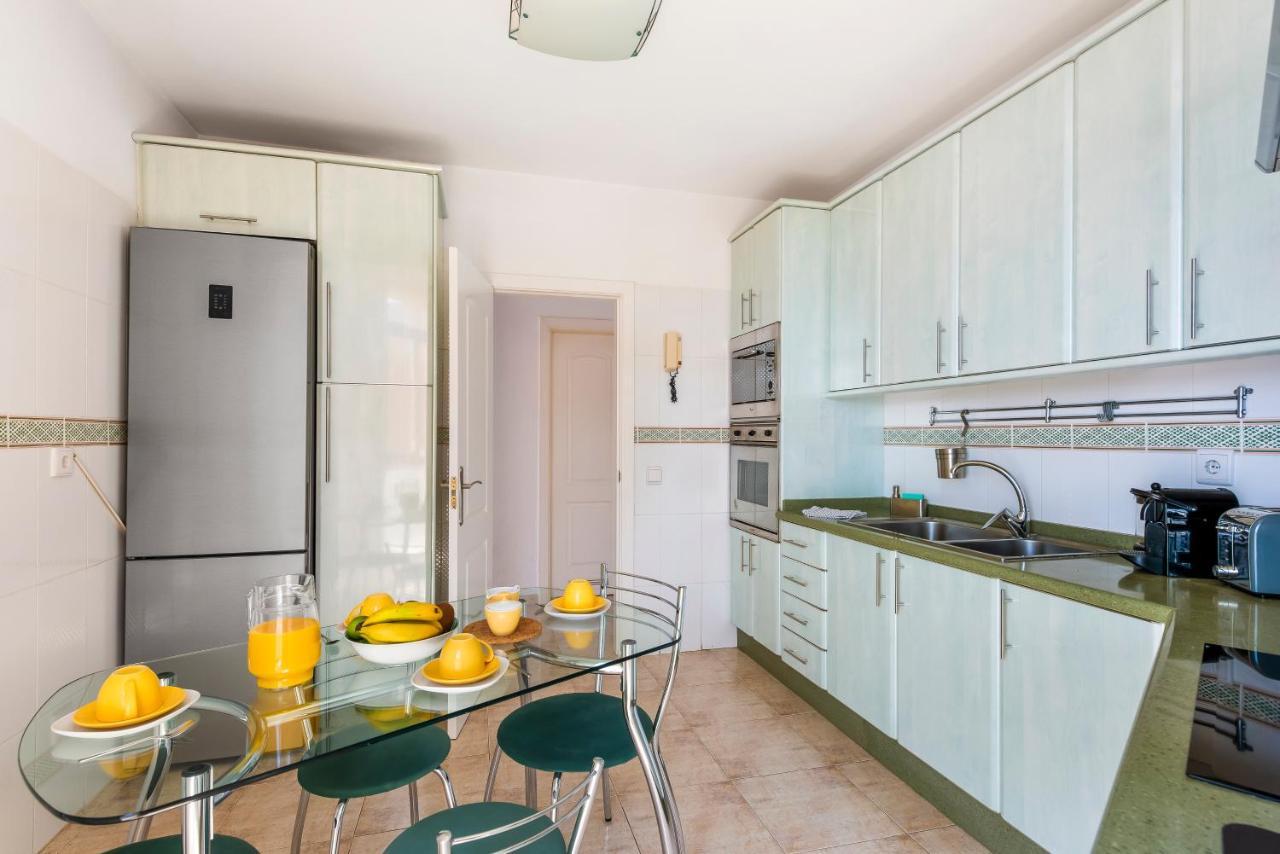 Beachfront Triplex With Swimming Pool & Parking Radazul Exterior photo